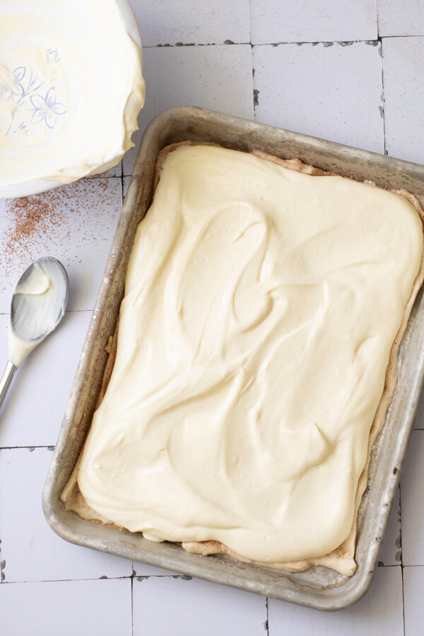Spreading cream cheese mixture