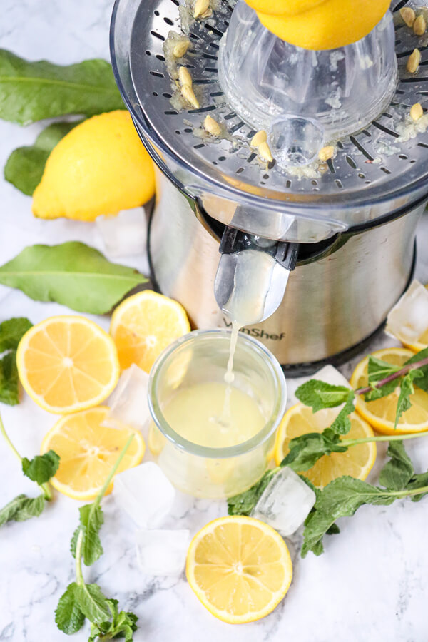 Squeezing lemon juice