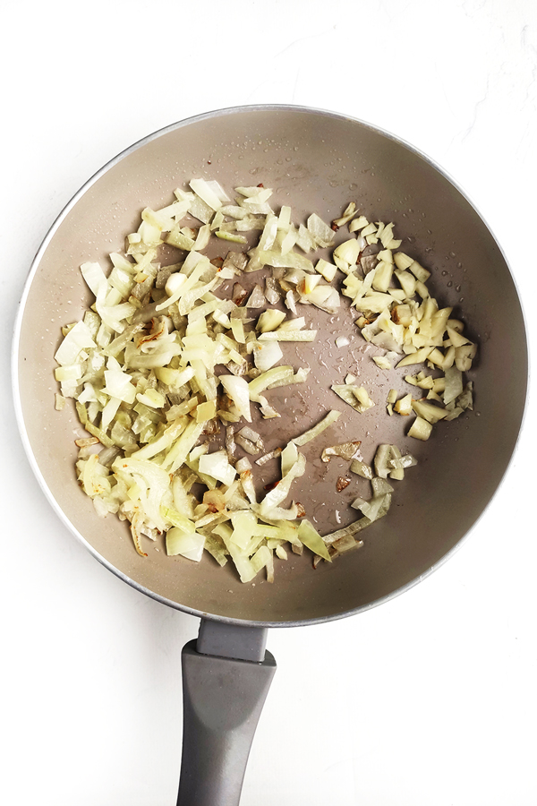 Cooking onion and garlic