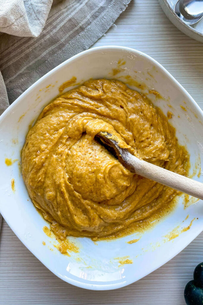 Mixing wet and dry ingredients