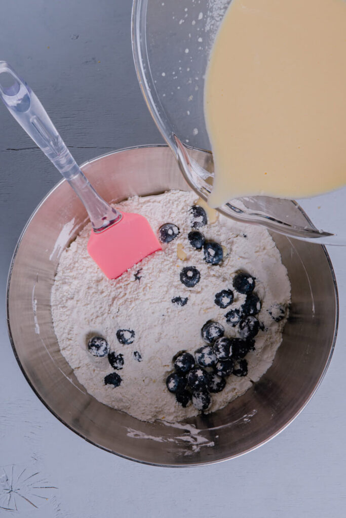 Mixing wet and dry ingredients