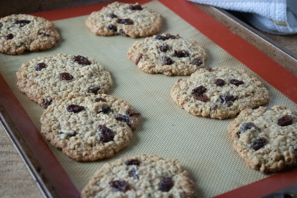 Baked oatmeal cookies